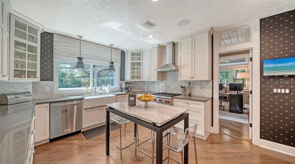 For Sale: $3,975,000 (4 beds, 3 baths, 3821 Square Feet)