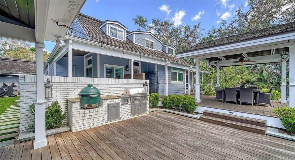 For Sale: $3,975,000 (4 beds, 3 baths, 3821 Square Feet)