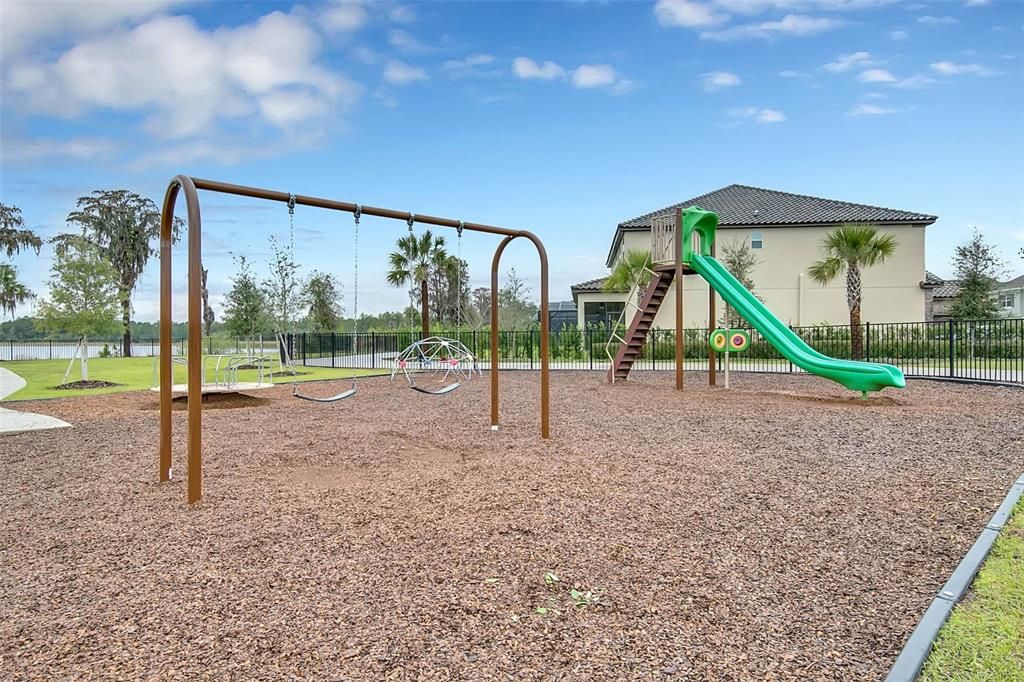 出租: $4,700 (4 贝兹, 3 浴室, 3407 平方英尺)