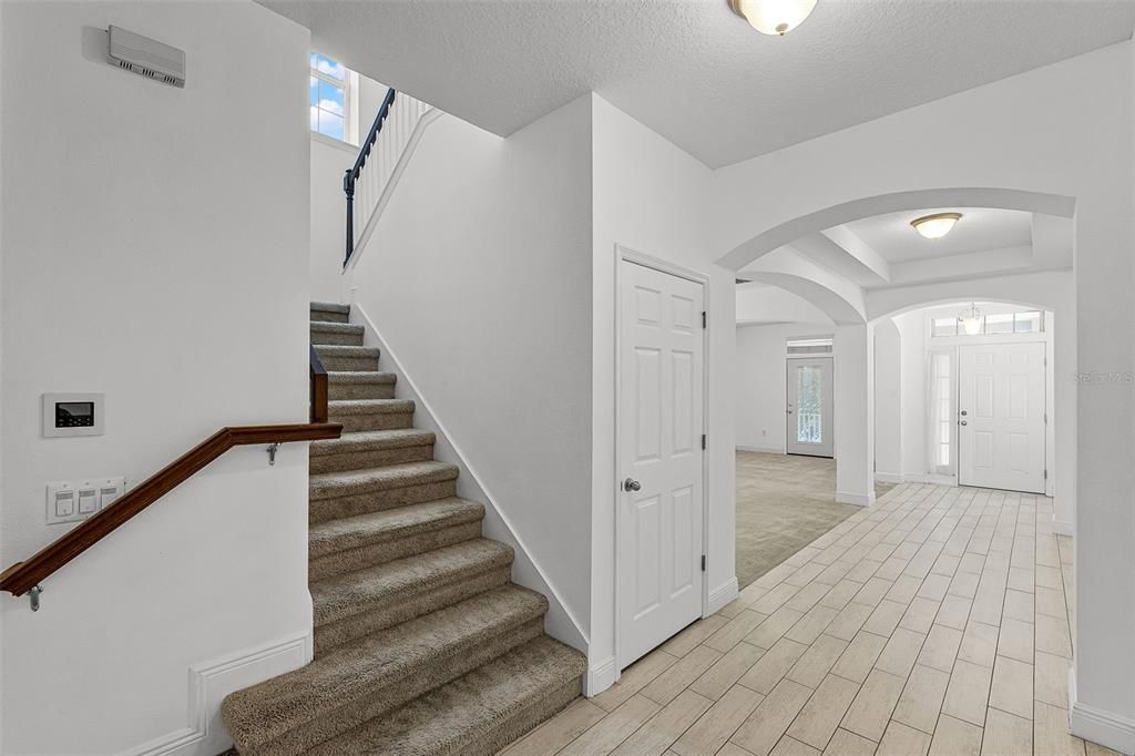 出租: $4,700 (4 贝兹, 3 浴室, 3407 平方英尺)