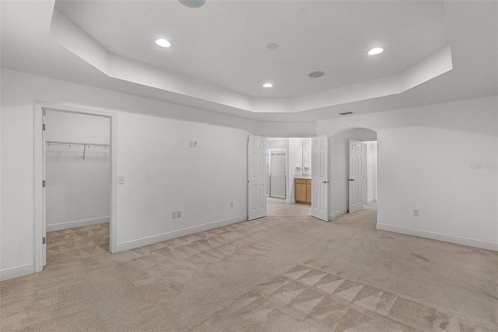 出租: $4,700 (4 贝兹, 3 浴室, 3407 平方英尺)