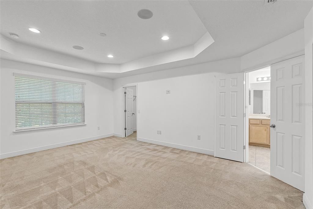 出租: $4,700 (4 贝兹, 3 浴室, 3407 平方英尺)