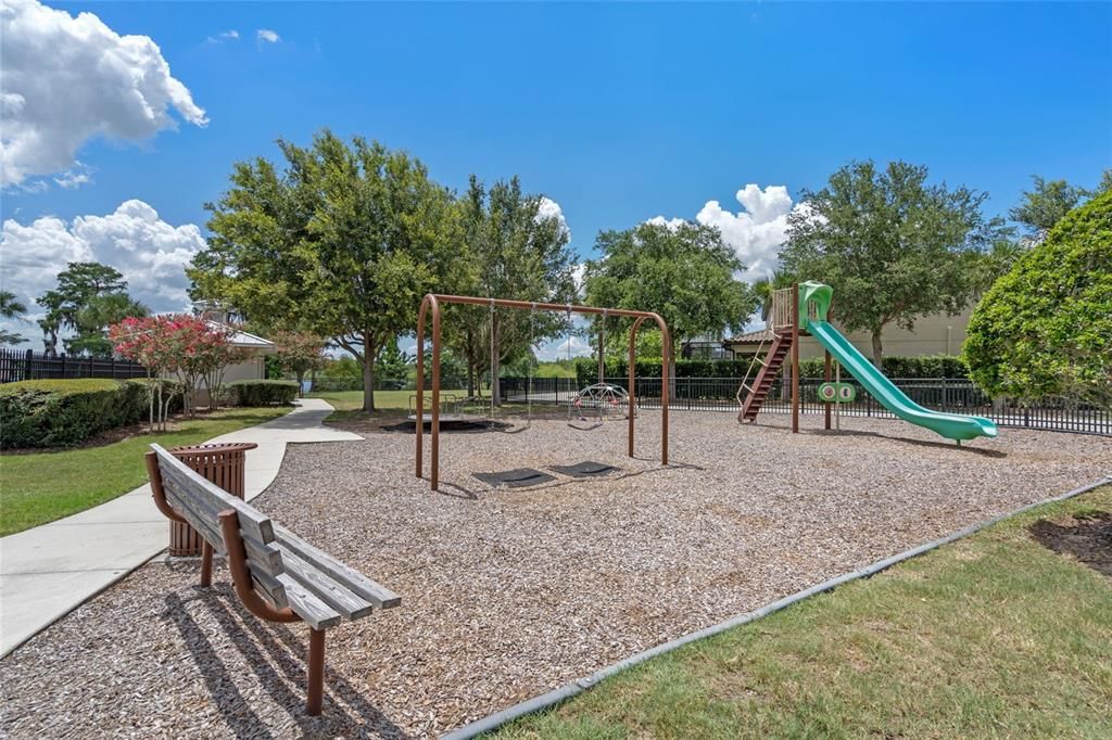 出租: $4,700 (4 贝兹, 3 浴室, 3407 平方英尺)