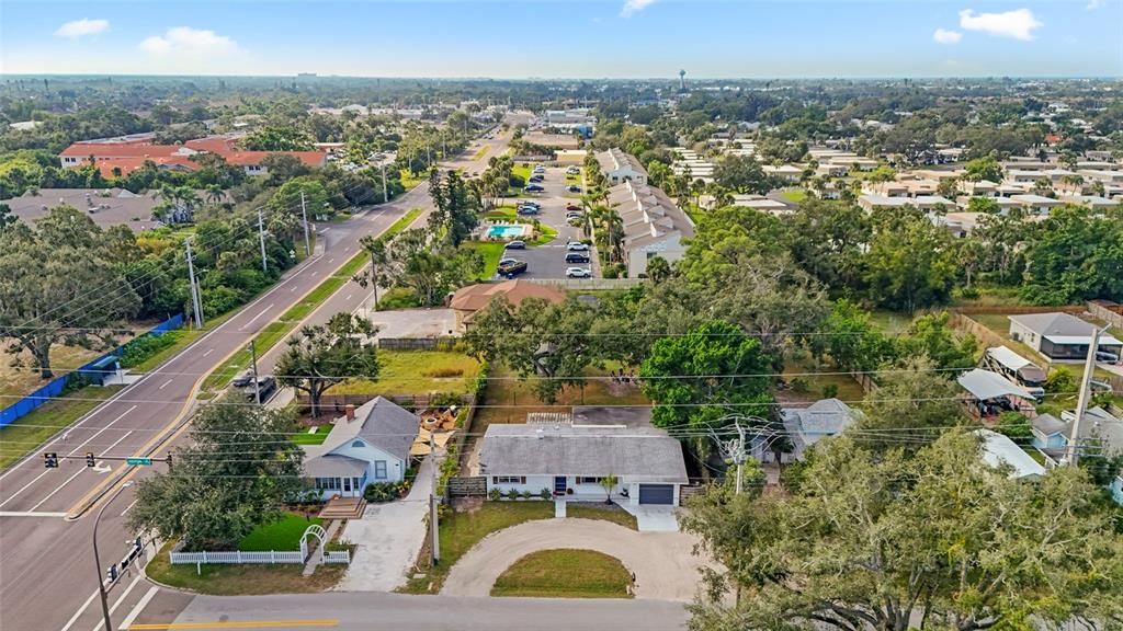 合同活跃: $432,000 (3 贝兹, 2 浴室, 1553 平方英尺)