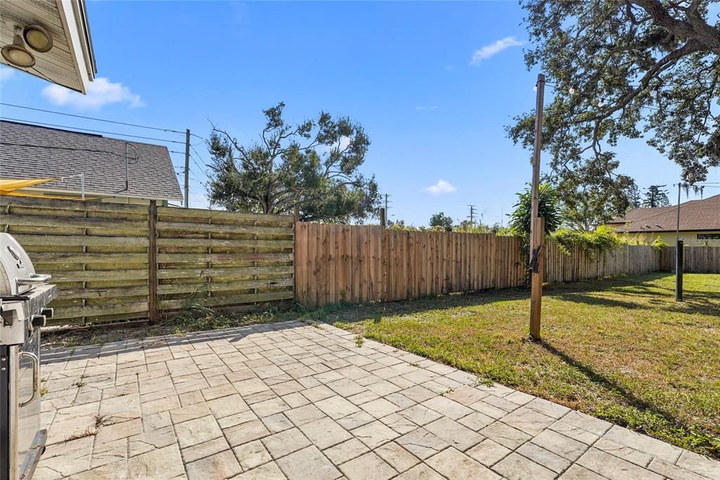 合同活跃: $432,000 (3 贝兹, 2 浴室, 1553 平方英尺)