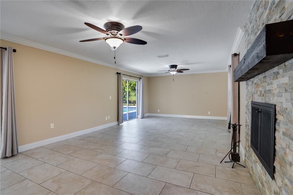 For Sale: $739,900 (3 beds, 2 baths, 2069 Square Feet)