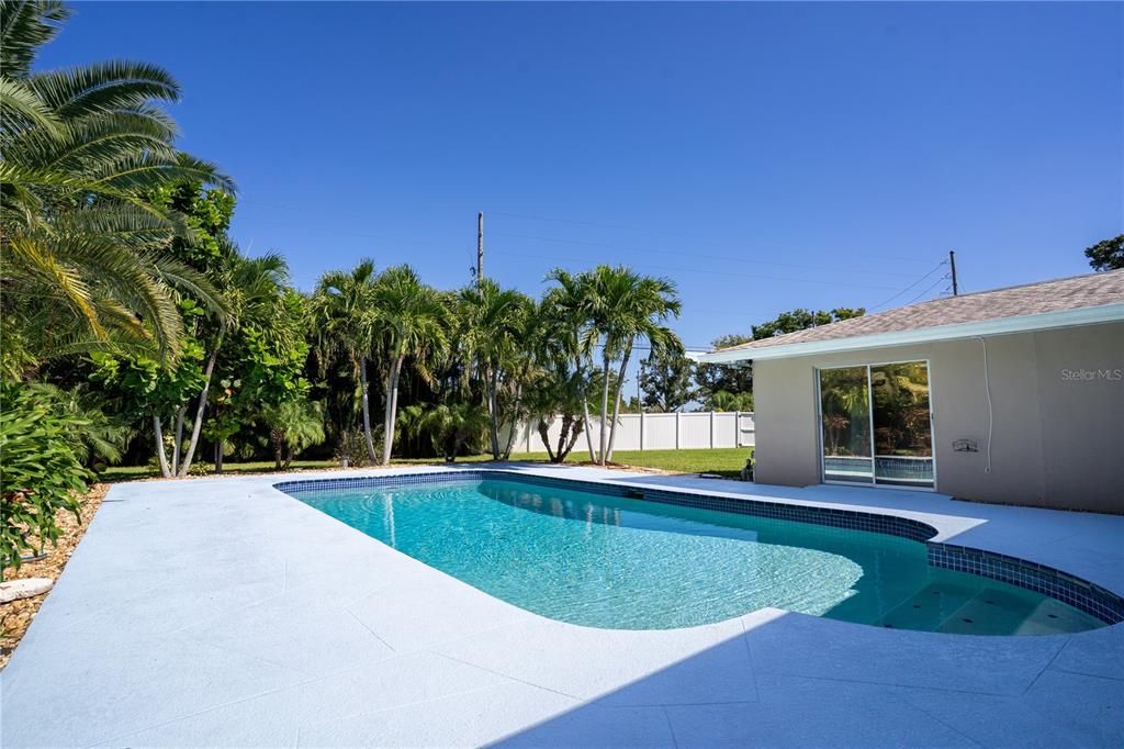 For Sale: $739,900 (3 beds, 2 baths, 2069 Square Feet)