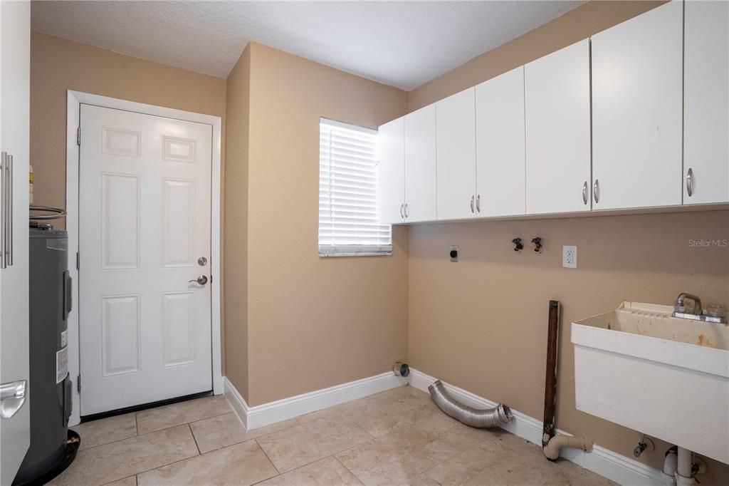 For Sale: $739,900 (3 beds, 2 baths, 2069 Square Feet)