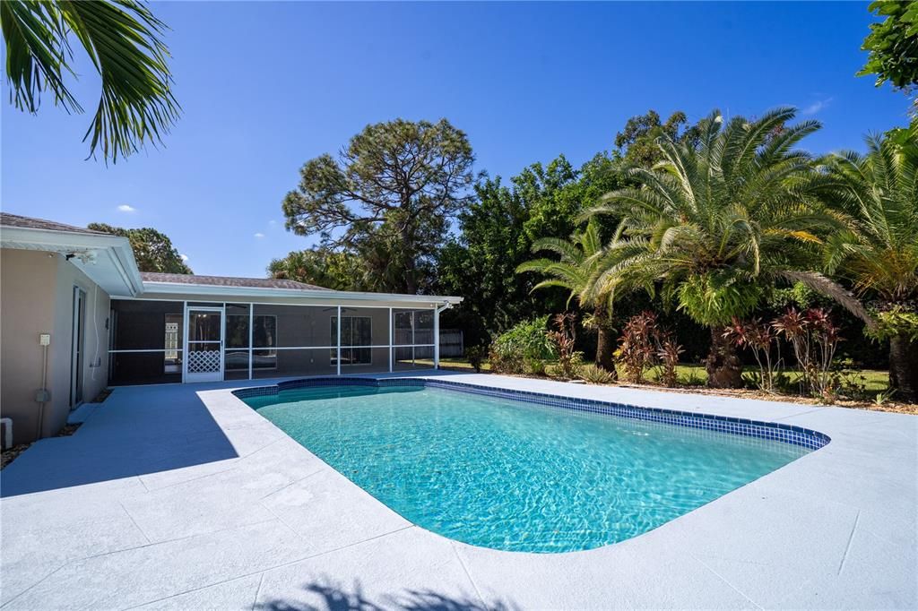 For Sale: $739,900 (3 beds, 2 baths, 2069 Square Feet)