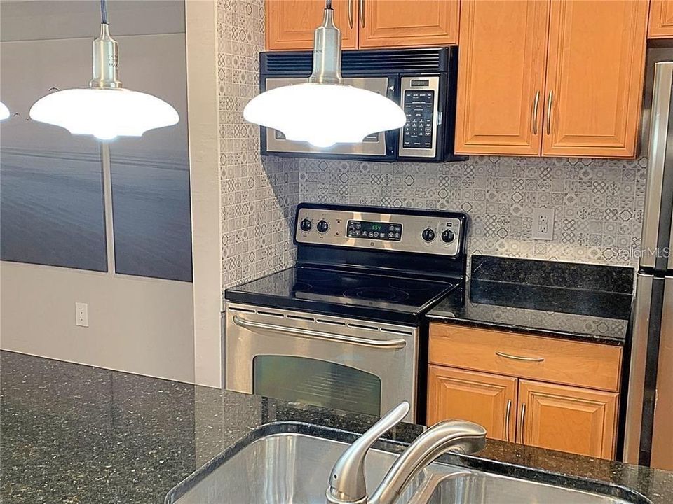 В аренду: $1,895 (2 спален, 2 ванн, 948 Квадратных фут)