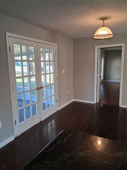 Activo con contrato: $249,900 (3 camas, 1 baños, 1328 Pies cuadrados)