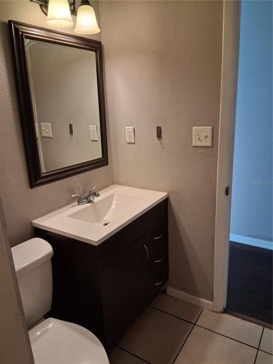 Activo con contrato: $249,900 (3 camas, 1 baños, 1328 Pies cuadrados)