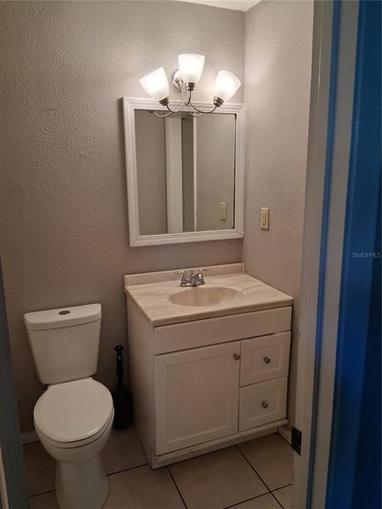 Activo con contrato: $249,900 (3 camas, 1 baños, 1328 Pies cuadrados)