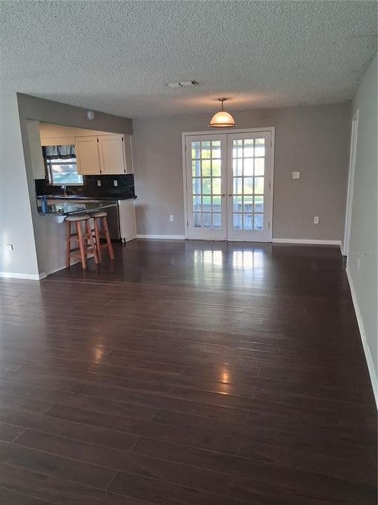 Activo con contrato: $249,900 (3 camas, 1 baños, 1328 Pies cuadrados)