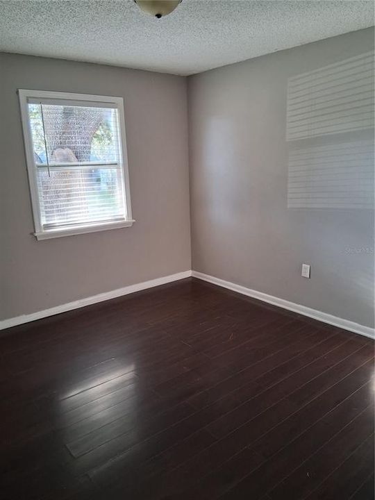 Activo con contrato: $249,900 (3 camas, 1 baños, 1328 Pies cuadrados)