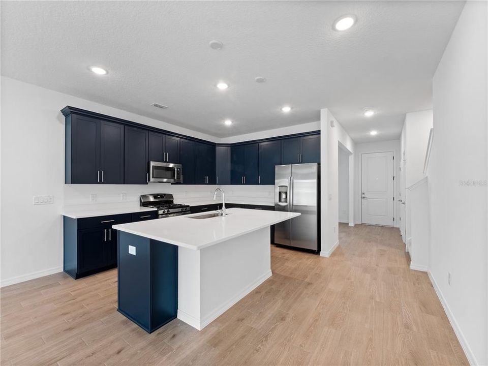 For Rent: $2,700 (3 beds, 2 baths, 1886 Square Feet)