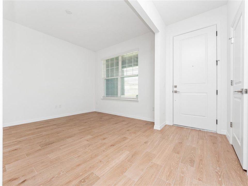 For Rent: $2,700 (3 beds, 2 baths, 1886 Square Feet)