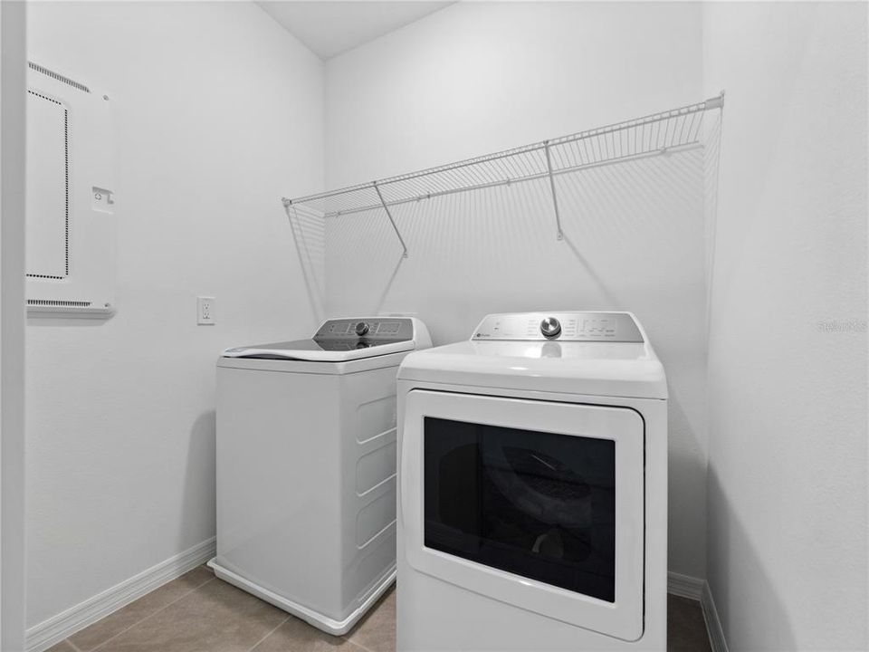 For Rent: $2,700 (3 beds, 2 baths, 1886 Square Feet)