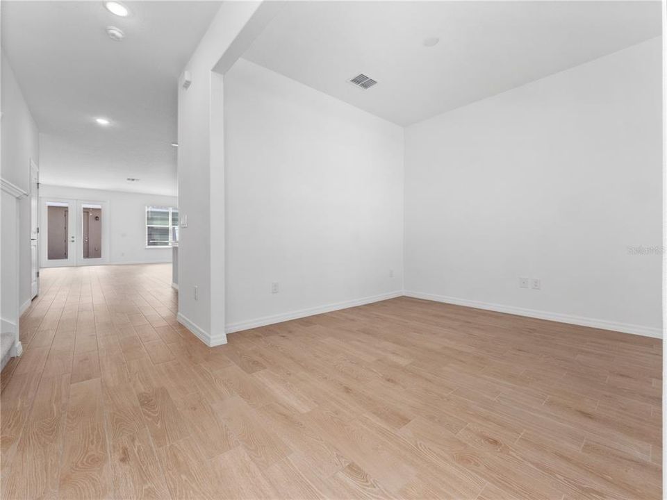 For Rent: $2,700 (3 beds, 2 baths, 1886 Square Feet)