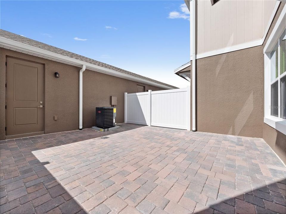 For Rent: $2,700 (3 beds, 2 baths, 1886 Square Feet)