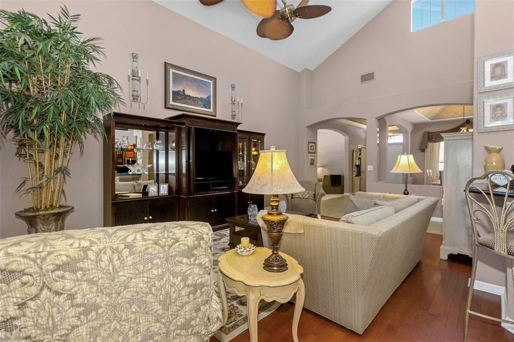 На продажу: $638,999 (5 спален, 3 ванн, 3006 Квадратных фут)