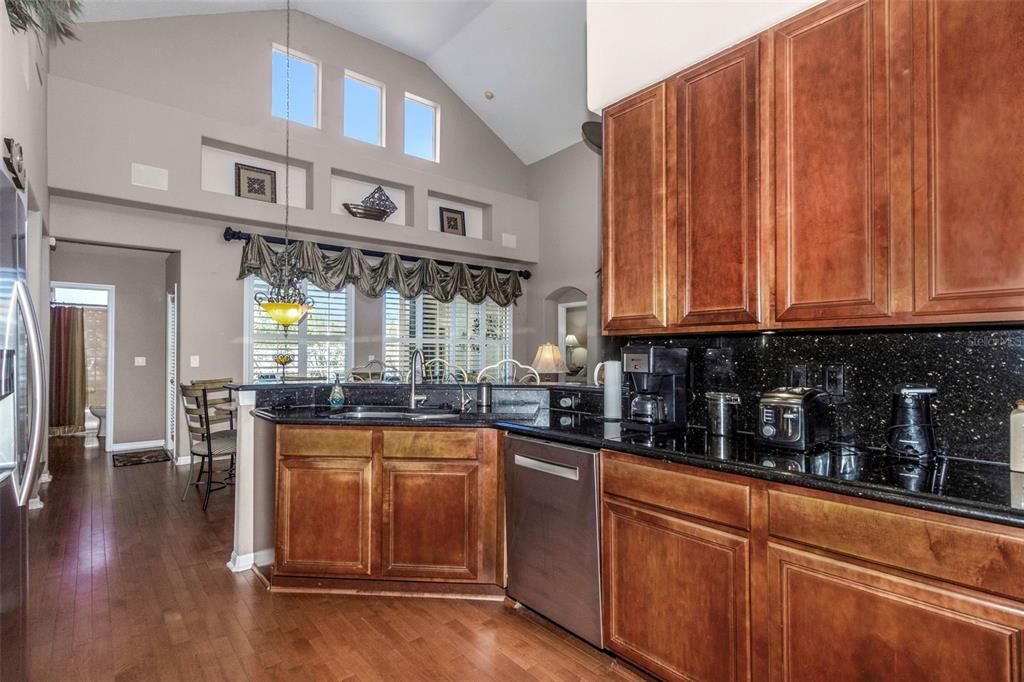 На продажу: $638,999 (5 спален, 3 ванн, 3006 Квадратных фут)