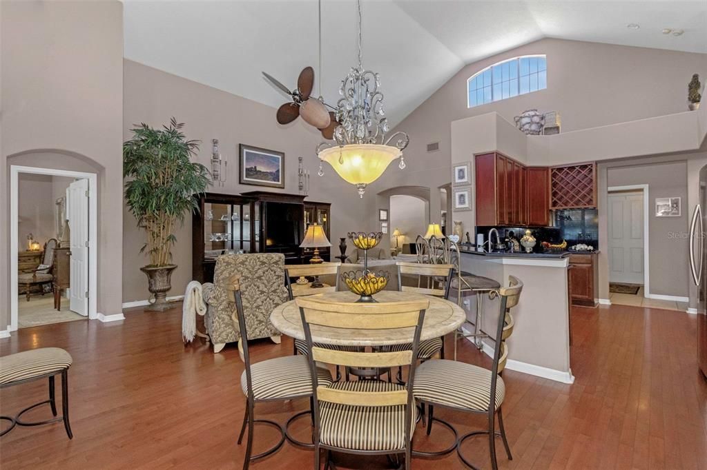 На продажу: $638,999 (5 спален, 3 ванн, 3006 Квадратных фут)