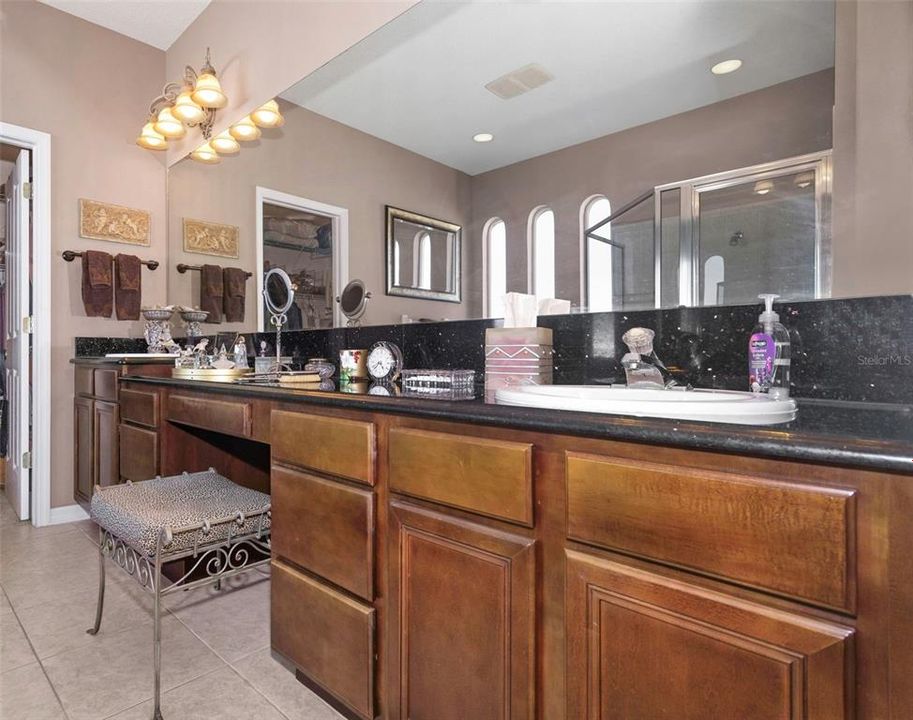 На продажу: $638,999 (5 спален, 3 ванн, 3006 Квадратных фут)