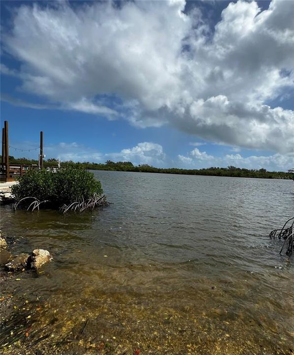 For Sale: $144,900 (2 beds, 2 baths, 1040 Square Feet)