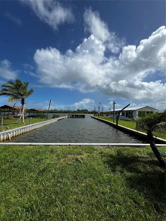 For Sale: $144,900 (2 beds, 2 baths, 1040 Square Feet)