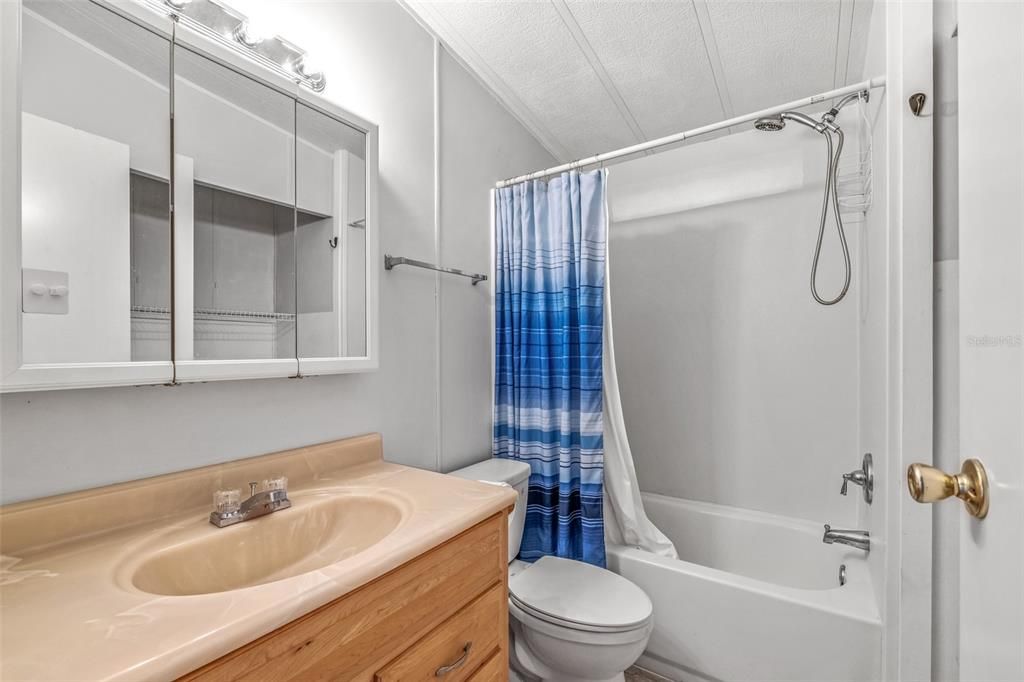 For Sale: $144,900 (2 beds, 2 baths, 1040 Square Feet)