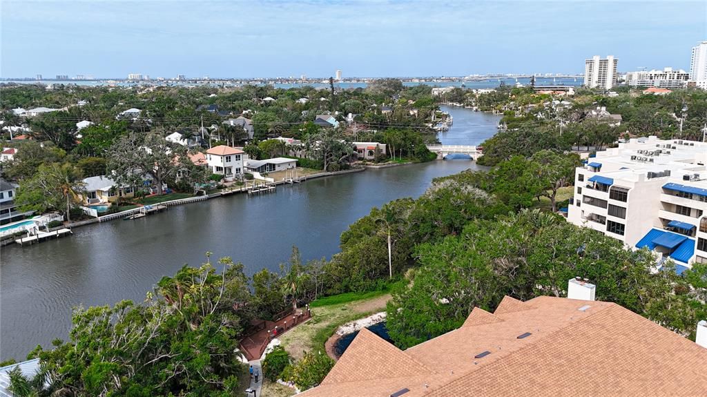 For Rent: $3,450 (2 beds, 2 baths, 900 Square Feet)