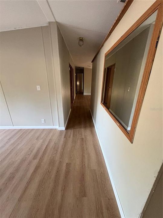 На продажу: $179,900 (5 спален, 2 ванн, 1836 Квадратных фут)