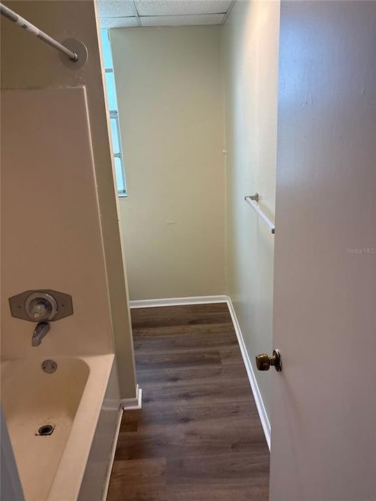 В аренду: $1,350 (1 спален, 1 ванн, 700 Квадратных фут)