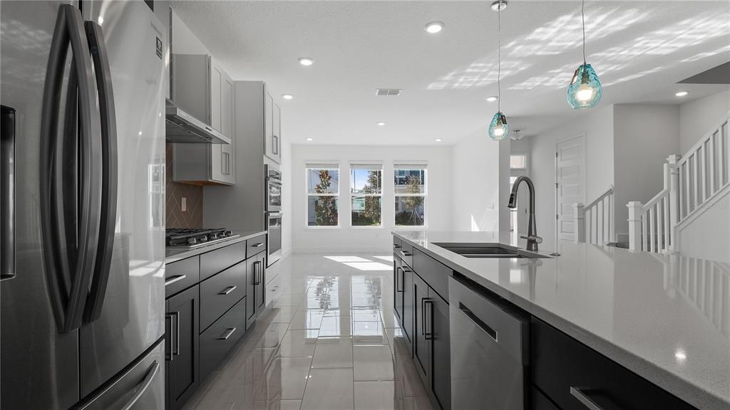 出租: $2,950 (3 贝兹, 2 浴室, 1945 平方英尺)