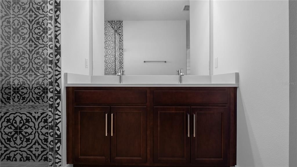 出租: $2,950 (3 贝兹, 2 浴室, 1945 平方英尺)