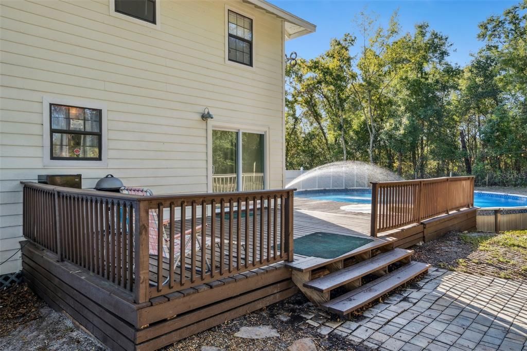 For Sale: $289,950 (3 beds, 3 baths, 1630 Square Feet)