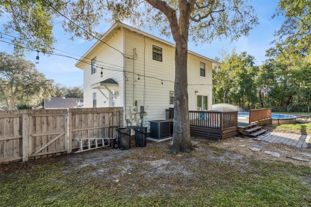 For Sale: $289,950 (3 beds, 3 baths, 1630 Square Feet)