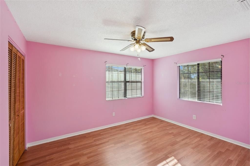 For Sale: $289,950 (3 beds, 3 baths, 1630 Square Feet)