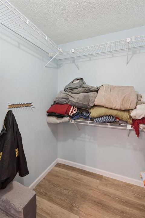 For Sale: $289,950 (3 beds, 3 baths, 1630 Square Feet)