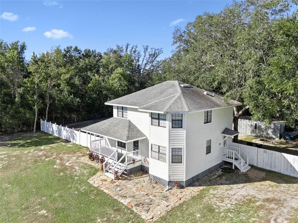 For Sale: $289,950 (3 beds, 3 baths, 1630 Square Feet)