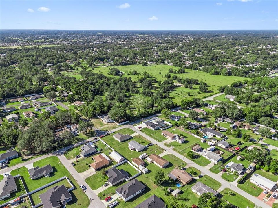 For Sale: $289,950 (3 beds, 3 baths, 1630 Square Feet)