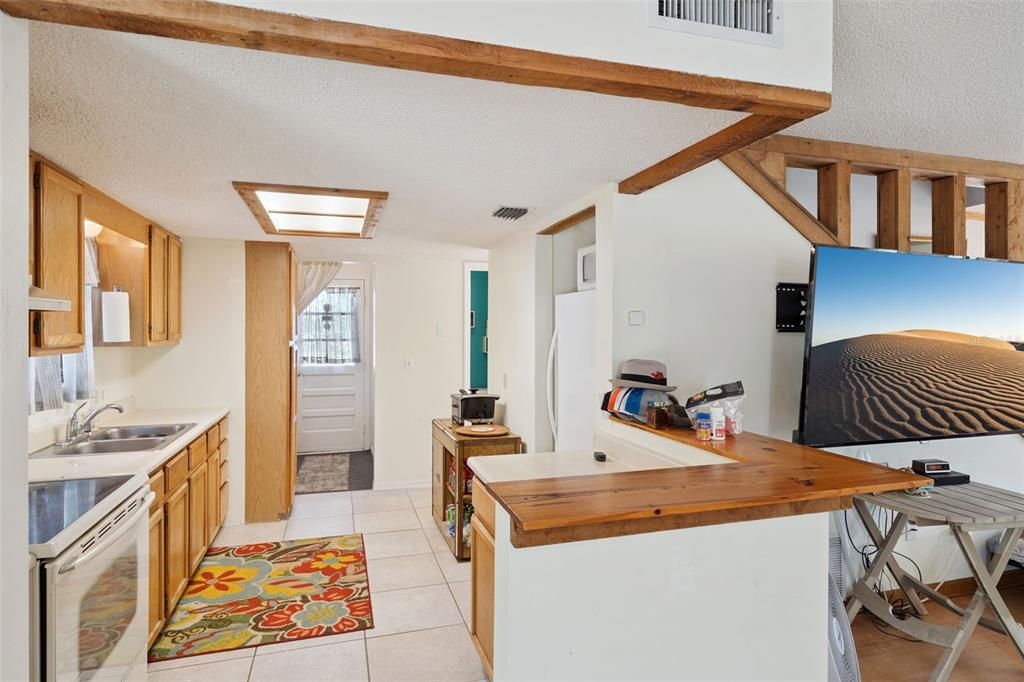 For Sale: $289,950 (3 beds, 3 baths, 1630 Square Feet)