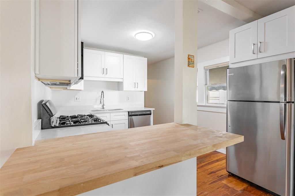 For Rent: $2,200 (2 beds, 2 baths, 1504 Square Feet)