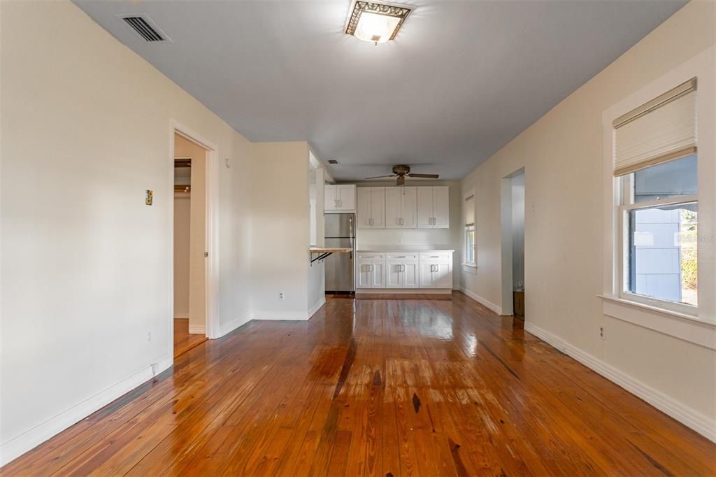 For Rent: $2,200 (2 beds, 2 baths, 1504 Square Feet)