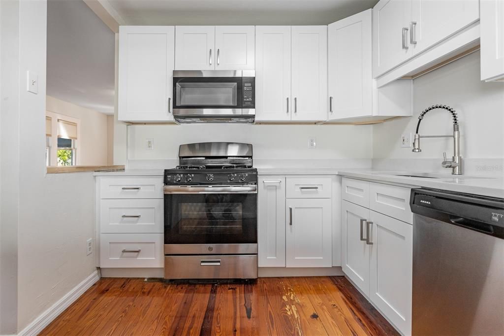 For Rent: $2,200 (2 beds, 2 baths, 1504 Square Feet)