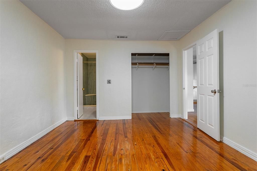 For Rent: $2,200 (2 beds, 2 baths, 1504 Square Feet)