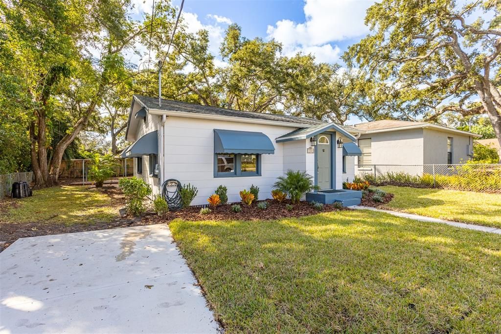 For Rent: $2,200 (2 beds, 2 baths, 1504 Square Feet)