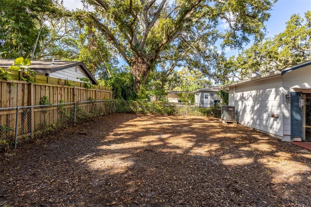 For Rent: $2,200 (2 beds, 2 baths, 1504 Square Feet)