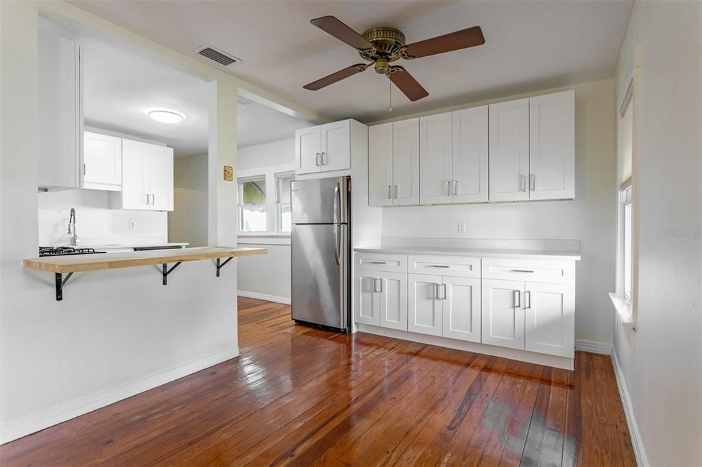 For Rent: $2,200 (2 beds, 2 baths, 1504 Square Feet)